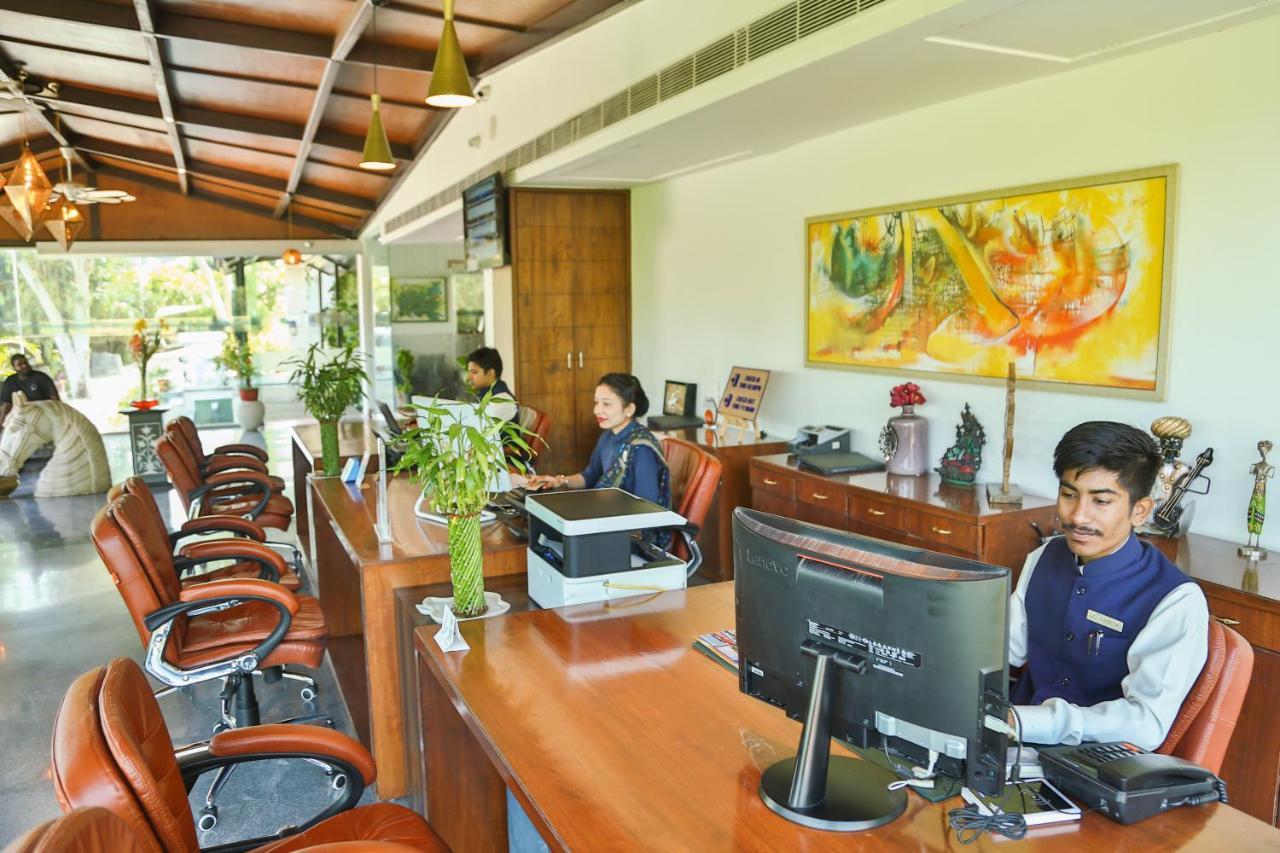แบมบู สา รีสอร์ต แอนด์ สปา Hotel อุเดเปอร์ ภายนอก รูปภาพ